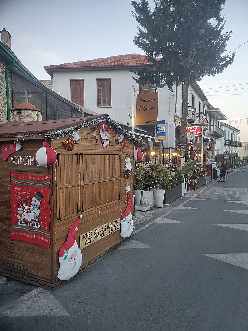 ההכנות האחרונות לקראת שוק הכריסמס בכפר לפקרה