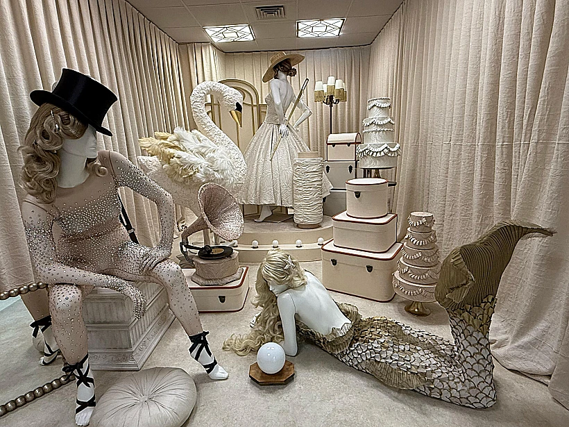 יצירה של חי דורני מתוך התערוכה "THE SPARK"