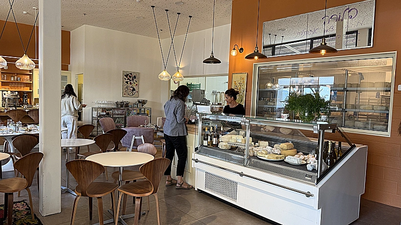 מחלבת "פלורה גבינות משגשגות” לוטם