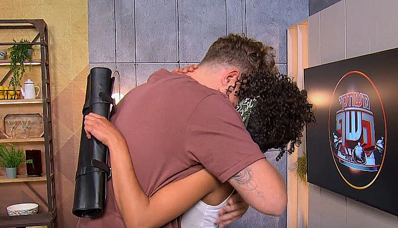 אוריה שדה ובן זוגה אלון פרקס לאחר האודישן