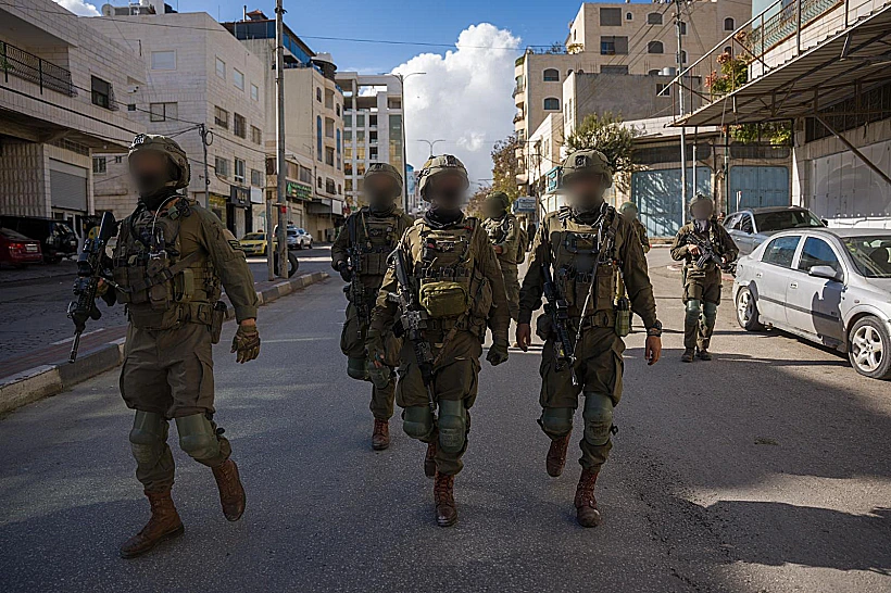 כוחות צה"ל בסניפי ארגון UAWC בשטחים