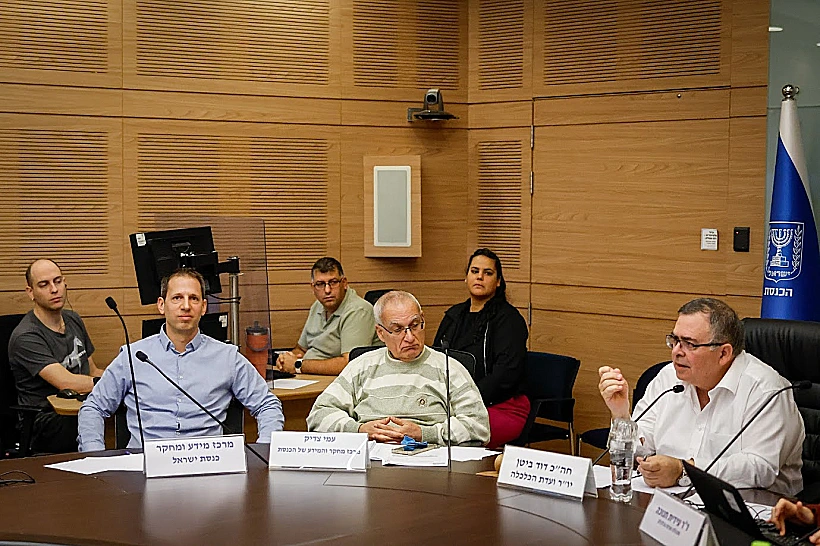 יו"ר ועדת הכלכלה דוד ביטן הבוקר בדיון