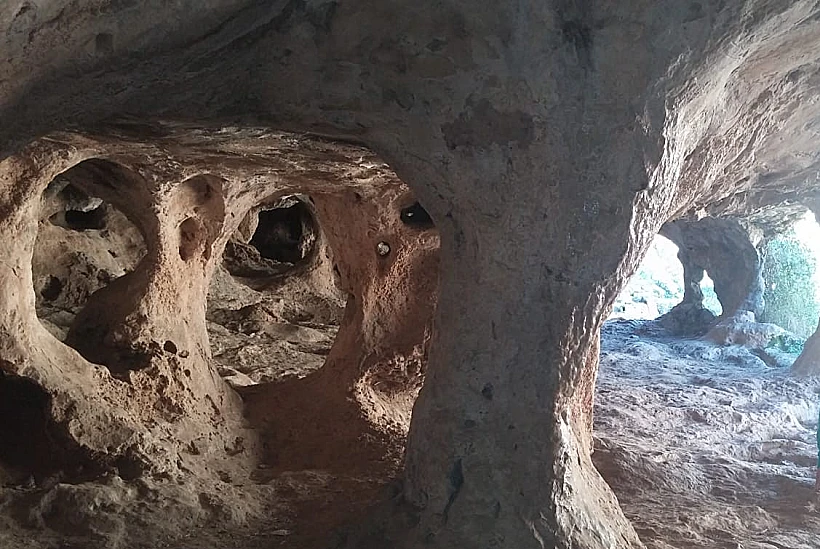 מערת חלילים