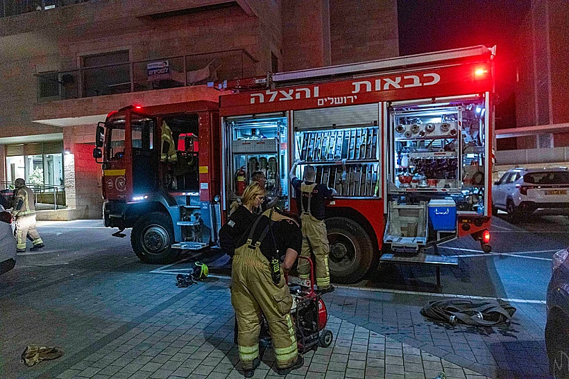 זירת השריפה בירושלים, שממנה חולץ ילד בן 10 במצב אנוש