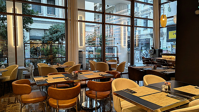 חדר האוכל של מלון "Adia