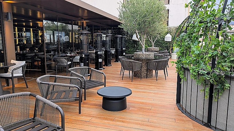 הרופטופ של מלון "Adia"