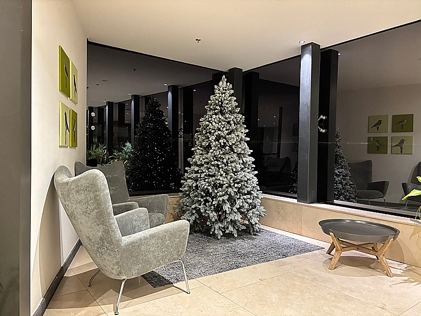 דקורציה בכל פינה במלון מגדלה