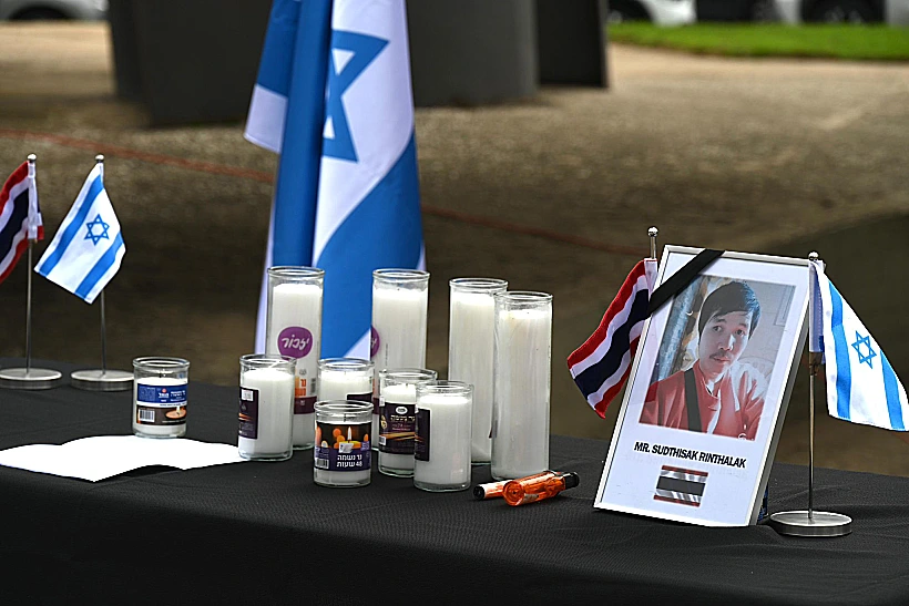 טקס הפרידה מסותטיסאק רינטלאק באנדרטת חטיבה 8 בנתב"ג