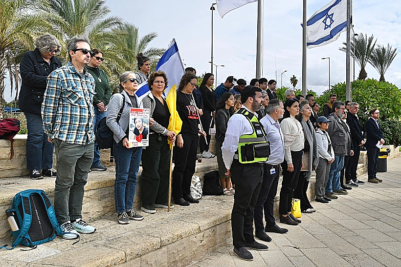 טקס הפרידה מסותטיסאק רינטלאק באנדרטת חטיבה 8 בנתב"ג