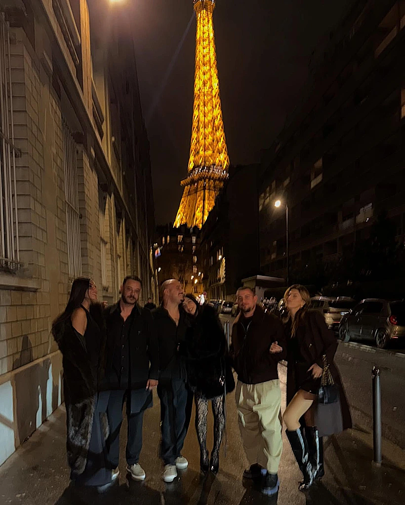 אודיה, רואי אדם וחברים