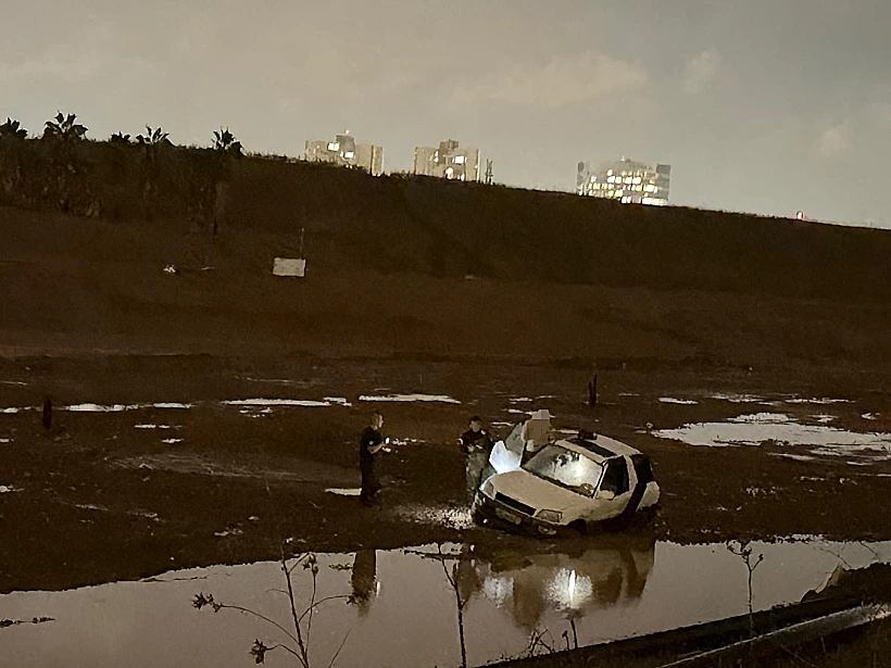 רכב ששקע בדרום תל אביב