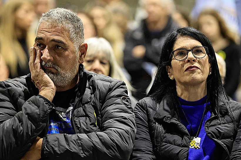 הוריו של רן גואילי בעצרת במיתר