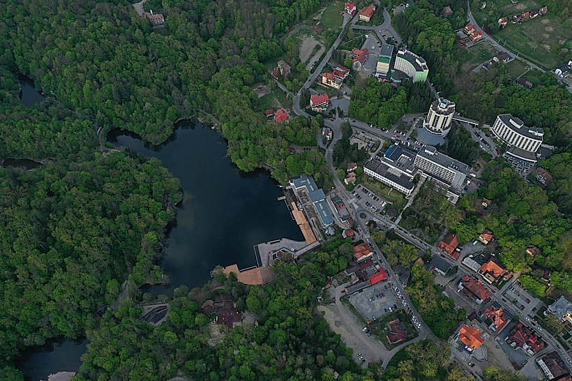 העיירה סובאטה ואגם אורסו ברומניה