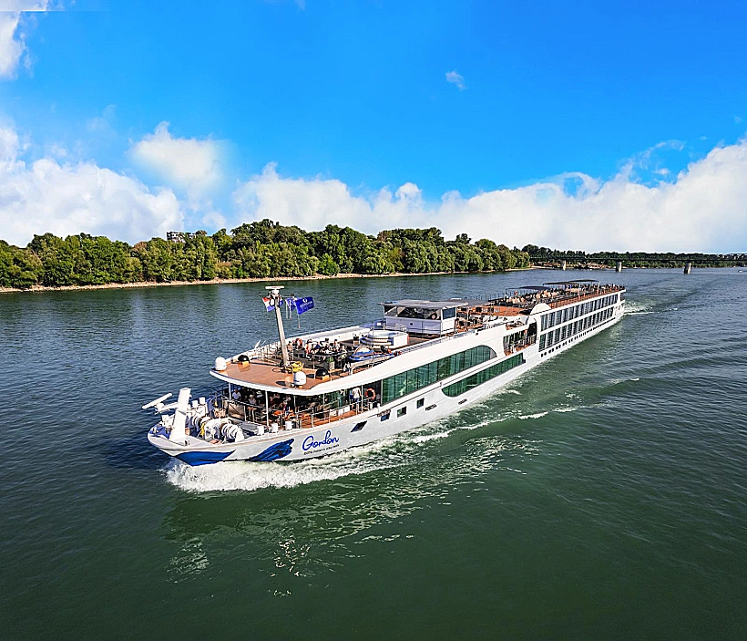 ספינת נהר של קבוצת גורדון תיירות