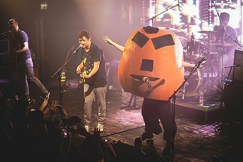 שייגעצ בהופעה בבארבי