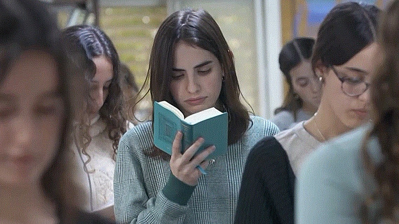 מאבק הרבניות