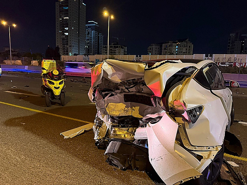 זירת התאונה בכביש 4