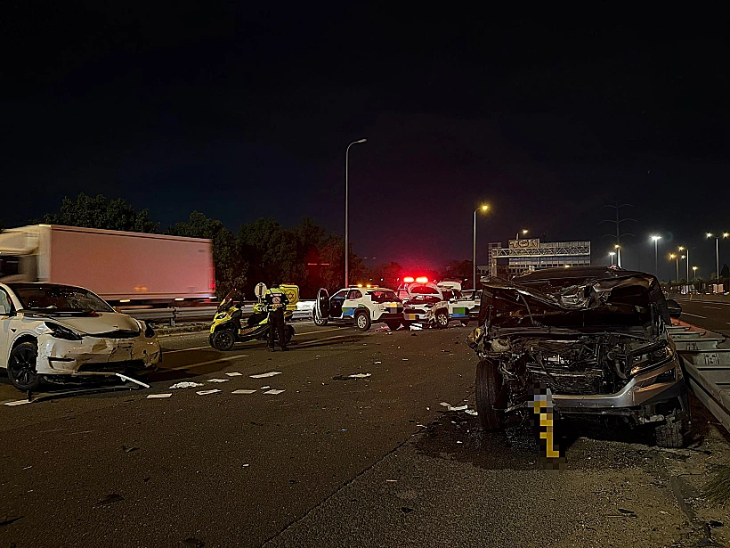 זירת התאונה בכביש 4