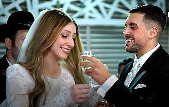 אריאל ג'יאן ואסתר קנוחן