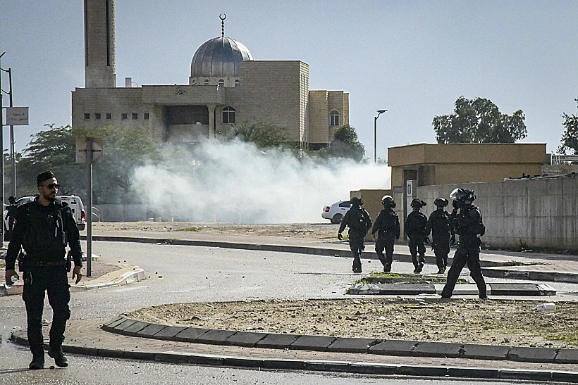 כוחות משטרה בכפר תראבין שבצפון הנגב