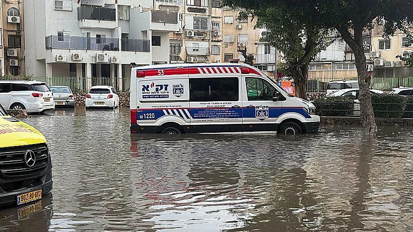 אמבולנס זק"א שטבע בהצפות באשדוד