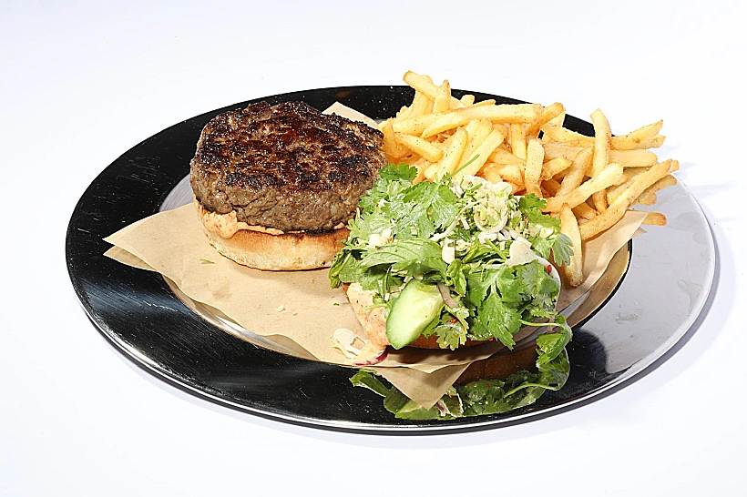 המבורגר "נאם טוק