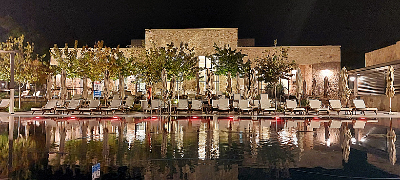 בריכה מלון איילה באיילת השחר