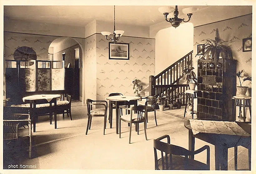 לובי מלון קולוני (מלון אפינגר) בתקופת הטמפלרים