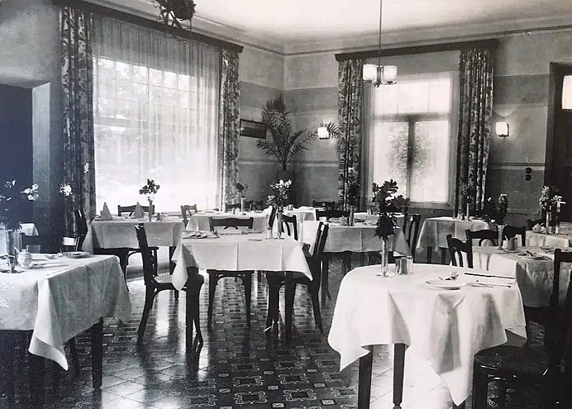 חדר האוכל של מלון אפינגר (מלון קולוני כיום) בתקופת הטמפלרים