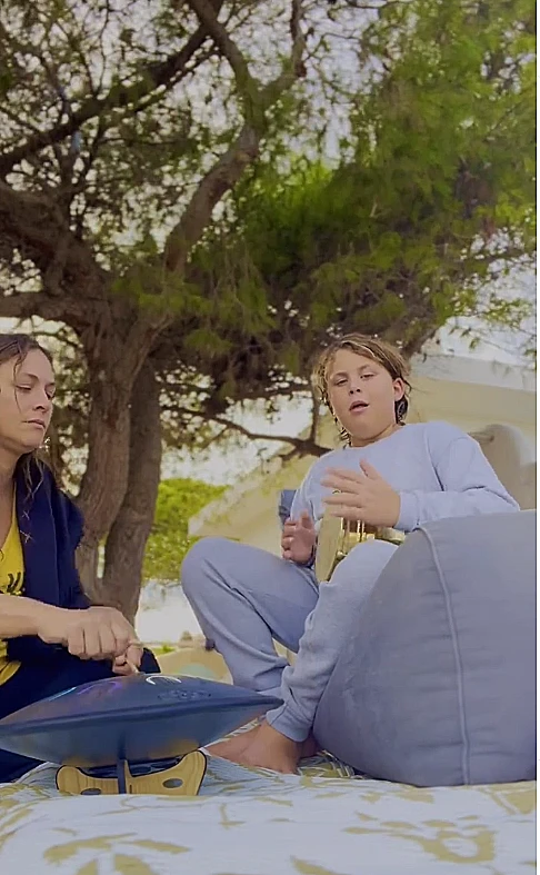 קרן פלס ובנה אורי