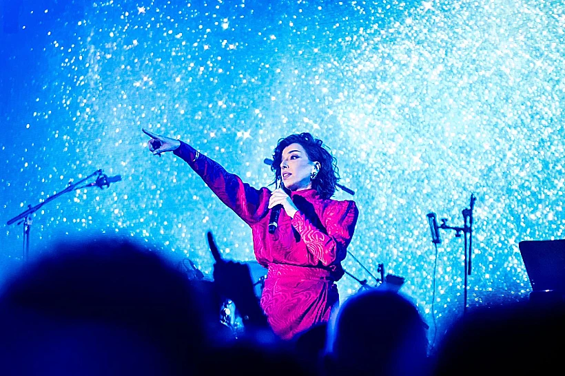 דיקלה מופיעה ב"בארבי"