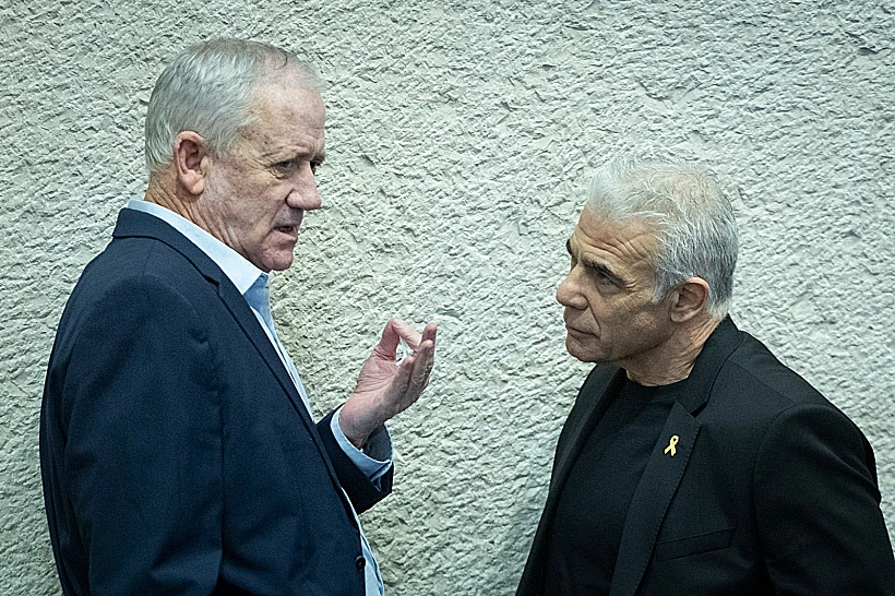 יאיר לפיד ובני גנץ בכנסת