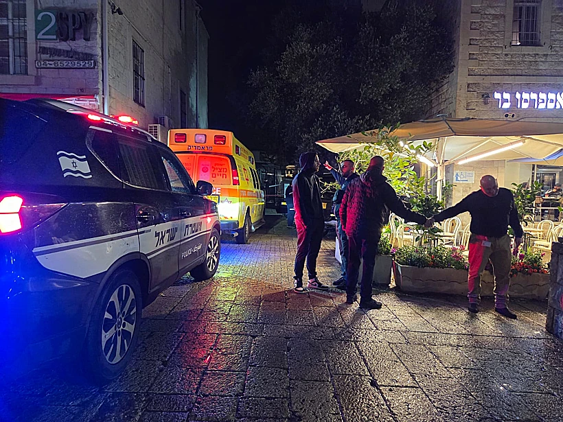 הזירה בחיפה שבה נהרג גבר שנפל מגובה