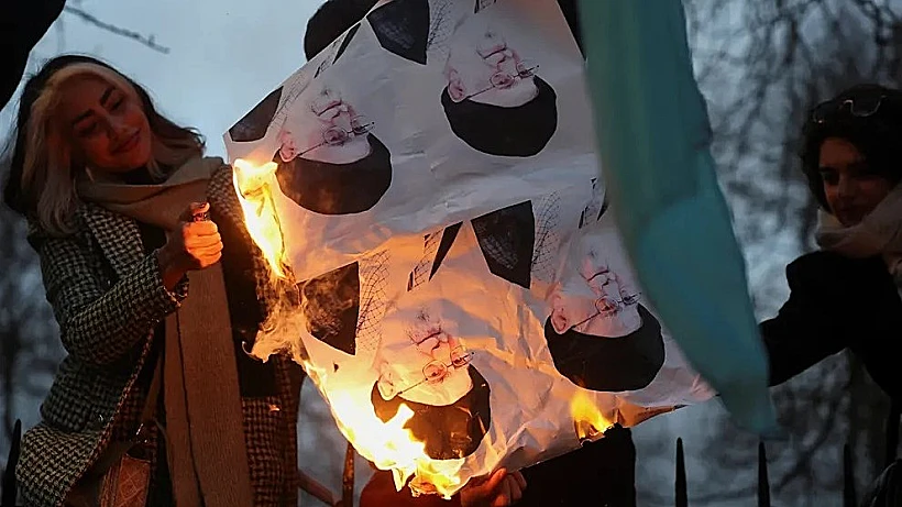 הפגנת תמיכה במוחים באיראן בלונדון