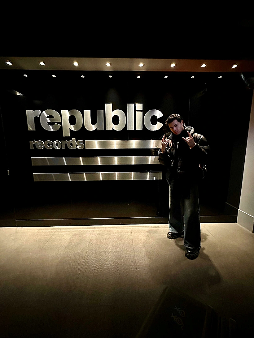 יהונתן מרגי בחברת התקליטים "ריפבליק רקורדס"