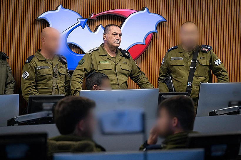 הרמטכ"ל אייל זמיר בסוללת חץ של מערך ההגנה האווירית