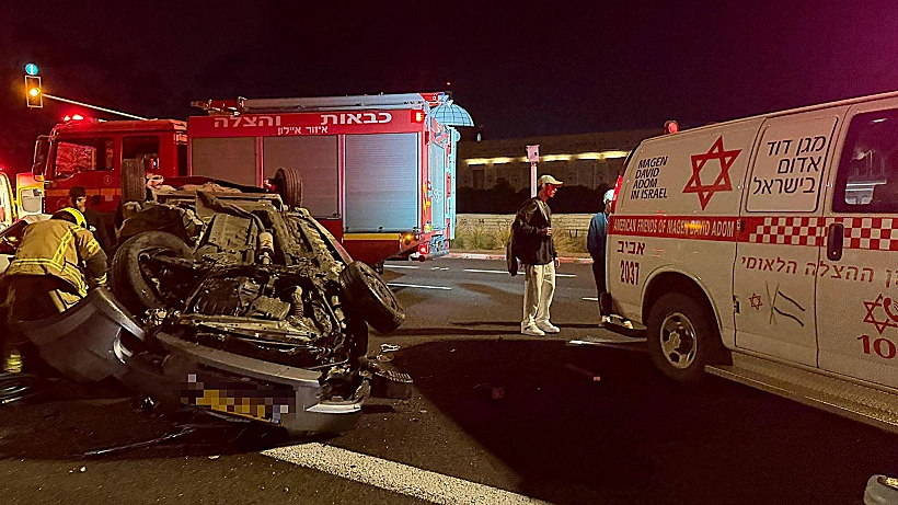 זירת התאונה בכביש 453 בסמוך לכפר טרומן