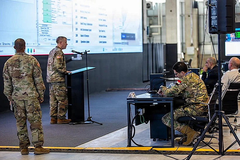 קצינים מצריים במפקדה האמריקנית בקריית גת