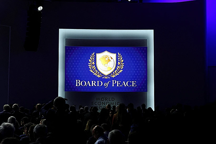 הנשיא טראמפ מציג את מועצת השלום