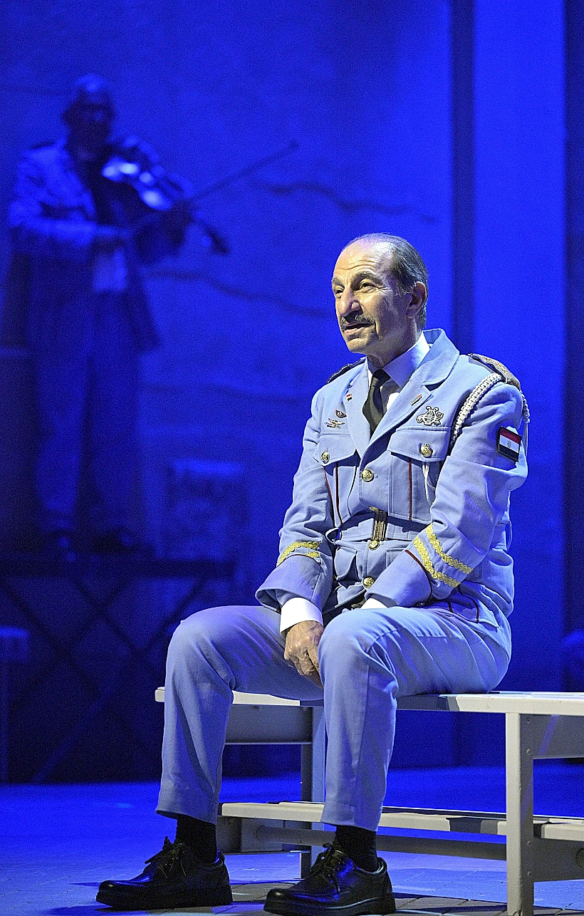 ששון גבאי במחזמר "ביקור התזמורת"