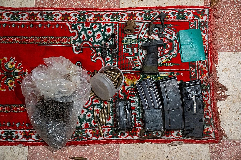 אמצעי לחימה שאותרו במבצע בחברון