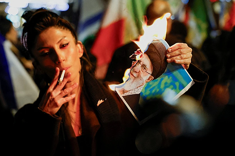 הפגנה נגד המשטר האיראני בחולון