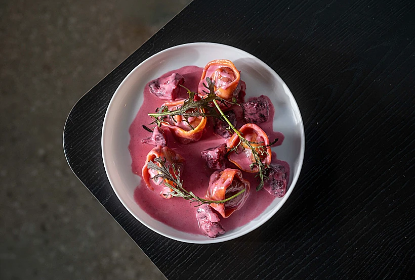 טורטליני סלק ורדרד במסעדת "לוצ'נה"