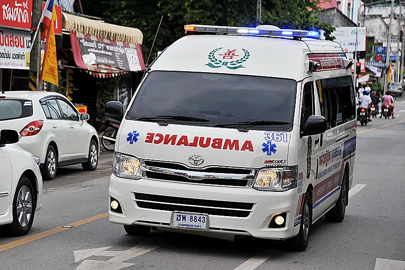 אמבולנס בתאילנד. ארכיון