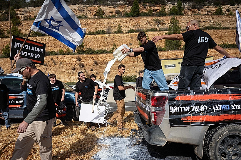 מחאת הרפתנים נגד רפורמת החלב בכביש 1 לכיוון ירושלים
