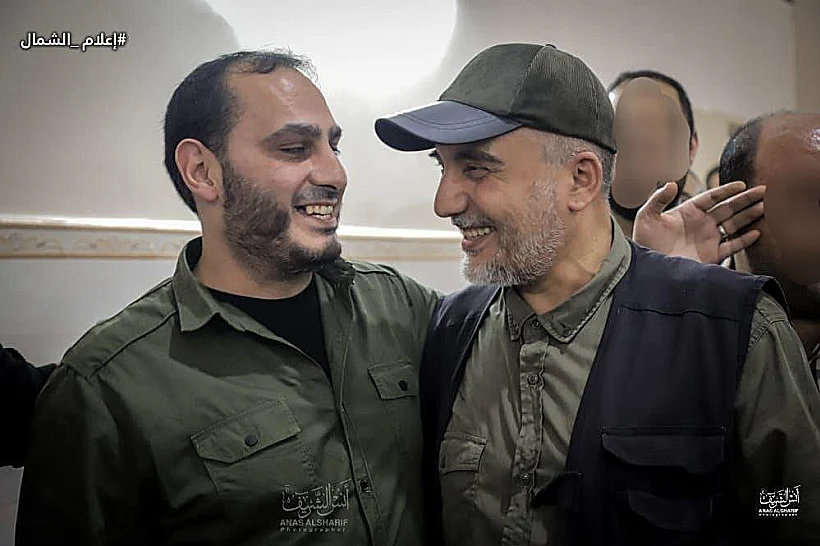 עלי אל-רזאינה לצד אחמד ע'נדור, מח"ט צפון הרצועה בחמאס שחוסל בנובמבר 2023