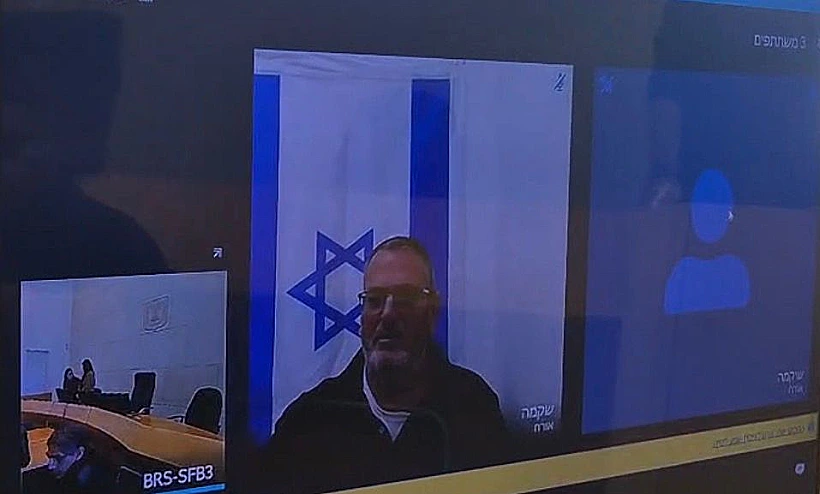 בצלאל זיני בשיחת וידאו בהגשת כתב האישום בבית המשפט המחוזי בבאר שבע