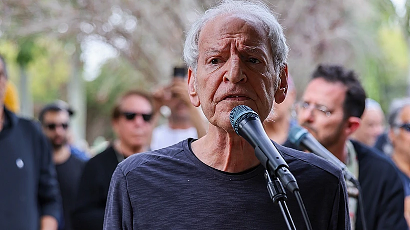 שלום חנוך בהלווייתו של מתי כספי