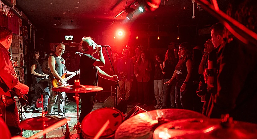 אמיר גבריאל והשותפים בהופעה