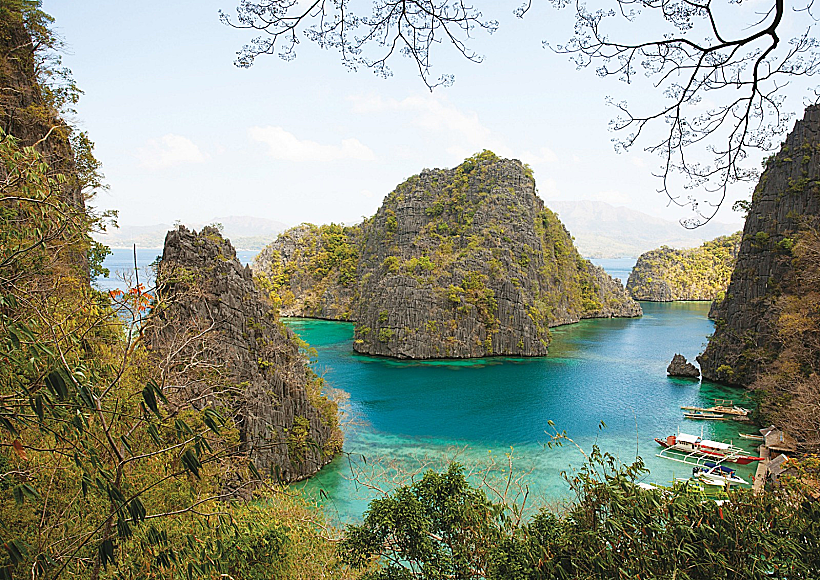 אגם קאינגן (Kayangan Lake) באי קורון שבפלאוואן, הפיליפינים